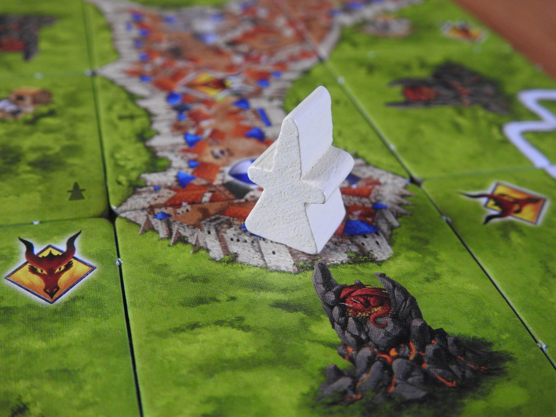 Carcassonne - Dragon & Fairy | Expansion - Green Zink Games