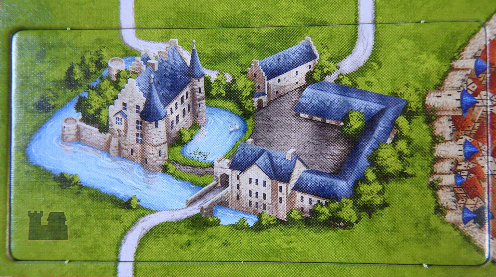 A further castle with a moat surrounding it in this German Castles mini expansion for Carcassonne.
